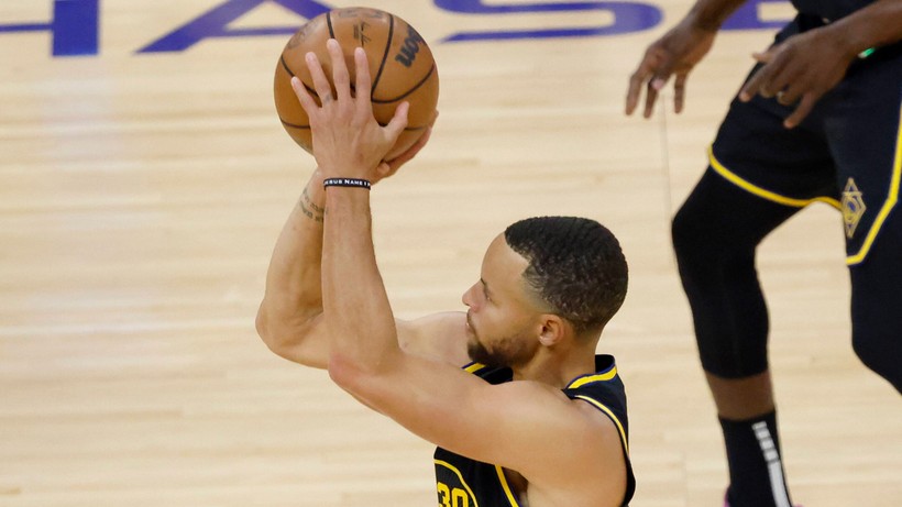 NBA: Stephen Curry rekordzistą w liczbie trafionych rzutów za trzy