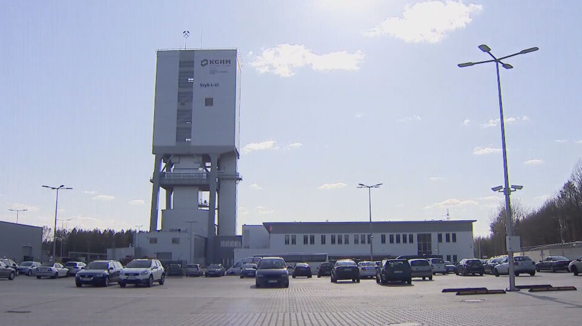 Wstrząs w kopalni w Lubinie – trwa akcja ratunkowa, jest kontakt z górnikiem