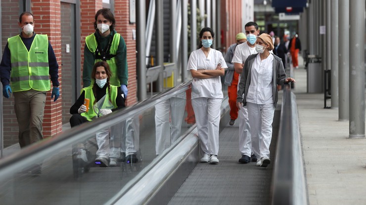 Hiszpania: ponad 20 tys. ofiar śmiertelnych koronawirusa