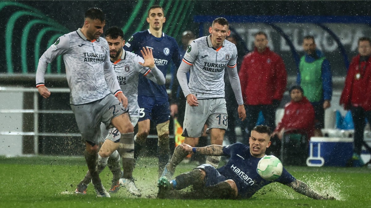 Liga Konferencji: Hat-trick w trzy minuty i dwóch Polaków na boisku