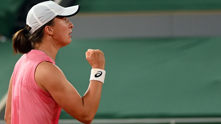 French Open. Iga Świątek wygrała z ukraińską tenisistką Martą Kostiuk
