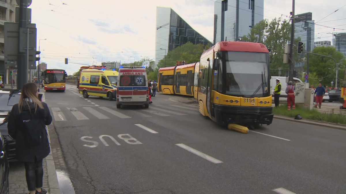 Warszawa: Zderzenie tramwajów w centrum. Utrudnienia w ruchu