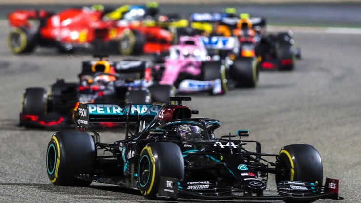 Formuła 1: Mercedes ma problemy z silnikiem na nowy sezon