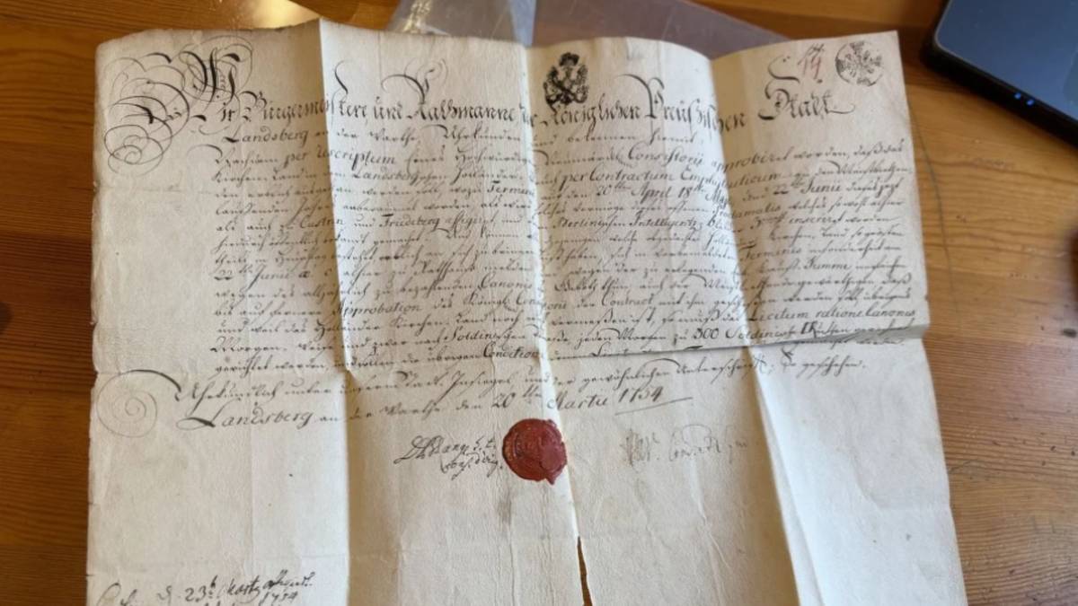 Zginął bez śladu, odnalazł się w lesie. Cenny dokument sprzed wieków wraca do archiwum