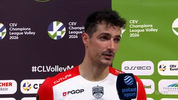 Siatkarz Yacine Louati udziela wywiadu, ubrany w koszulkę sportową, z logo CEV Champions League Volley 2026 w tle.