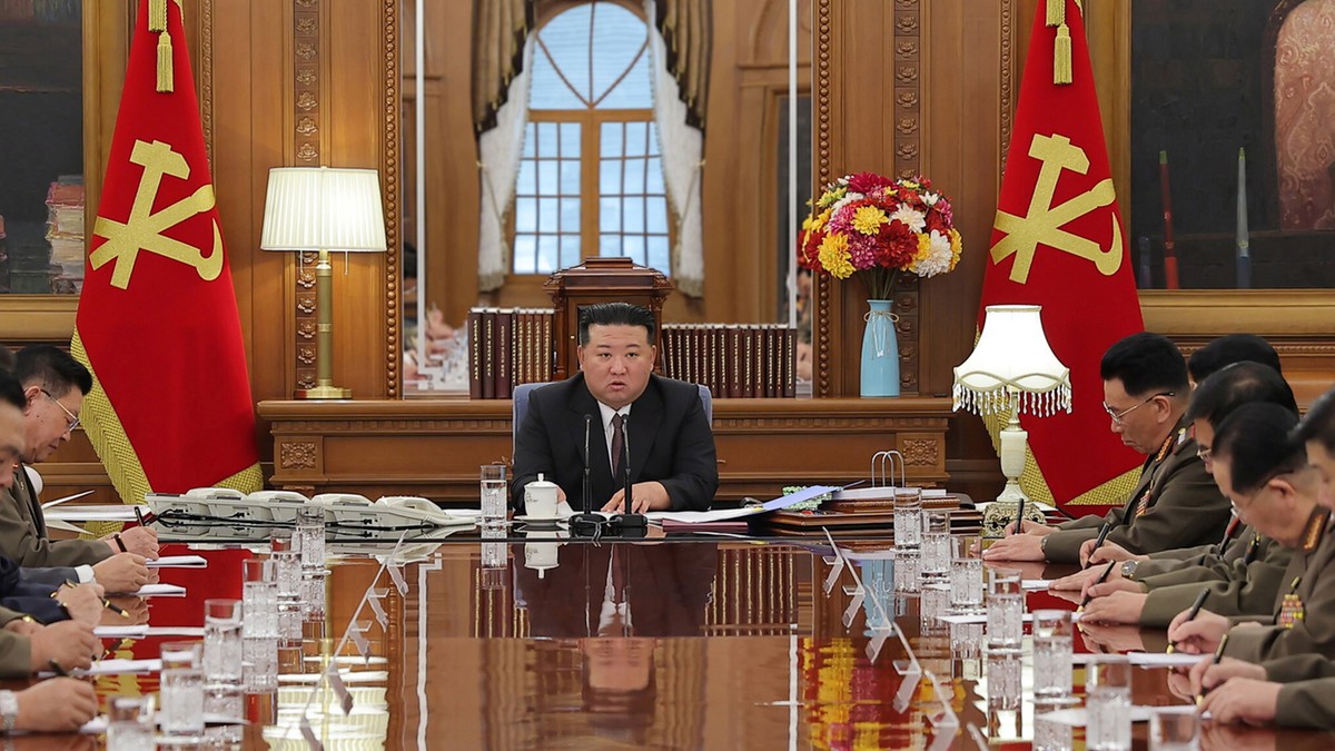 Korea Północna. Odwołano szefa sztabu. Kim Dzong Un wzywa do "podjęcia przygotowań wojennych"