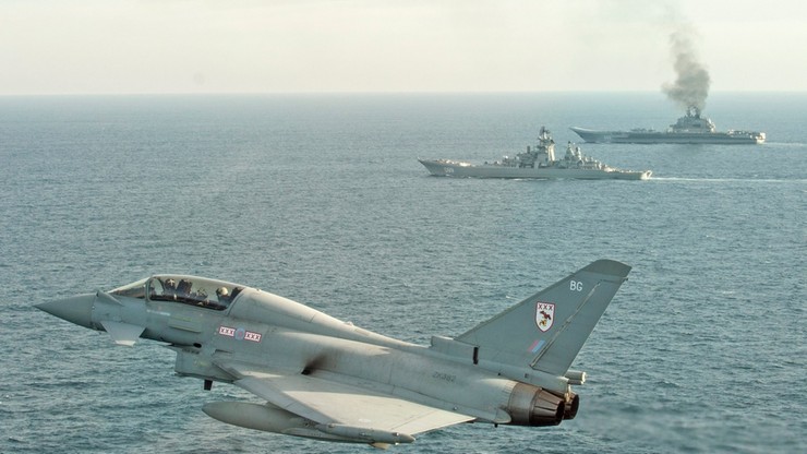 Rosja: Wielka Brytania zrobiła przedstawienie z eskortą okrętów