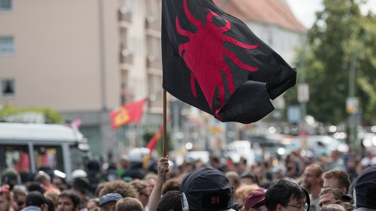 Marsz neonazistów w 30. rocznicę śmierci Rudolfa Hessa