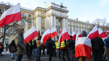 Okupacja Kancelarii Premiera. Rolnicy żądają spotkania z Tuskiem