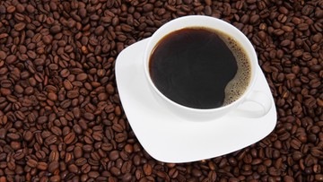 Wpływ picia kawy na pracę mózgu. Nowe badania
