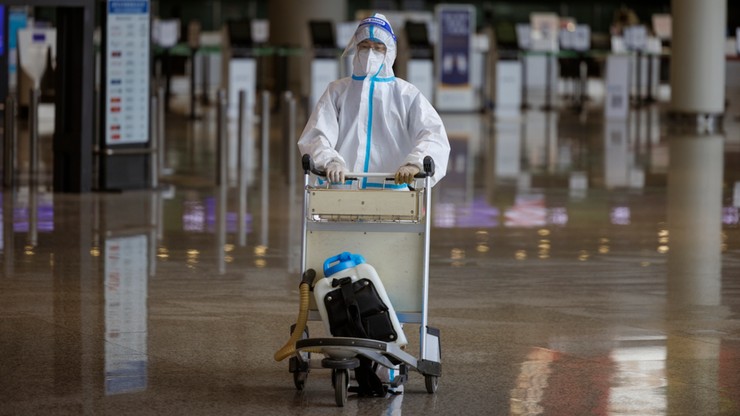 Korea Północna. Pierwsza fala COVID-19. Zakażenia przez kontakt z "obcymi rzeczami"