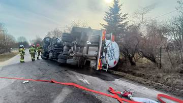 Cysterna zderzyła się z autobusem. Na miejscu lądował LPR