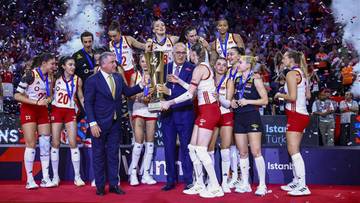 Fortuna dla piłkarzy, grosze dla siatkarek. Burza wok&oacute;ł nagr&oacute;d dla sportowc&oacute;w