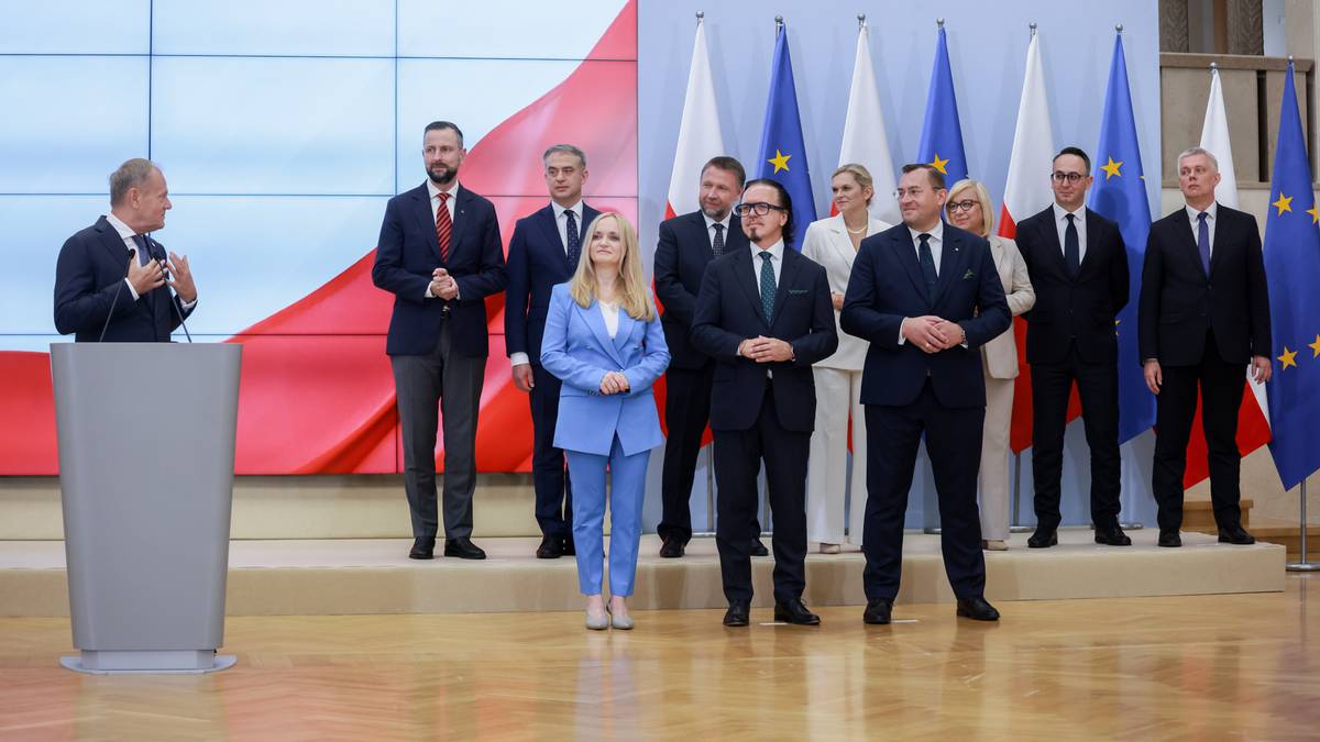 Tusk odsłonił karty. Fala komentarzy po rekonstrukcji rządu