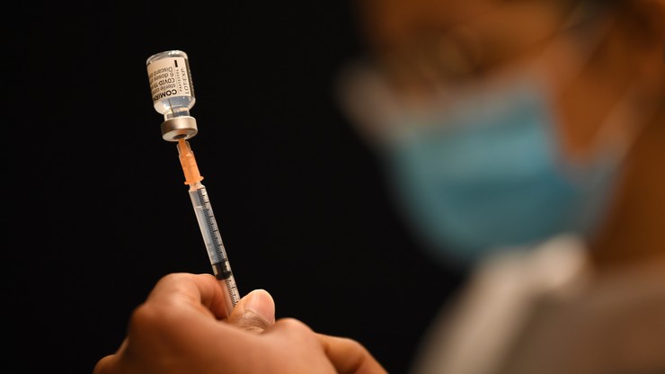 Niemcy. Dwie osoby ranne po ataku antyszczepionkowca na mobilny punkt szczepień w Gerze