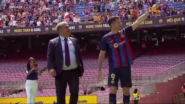 Robert Lewandowski powitany w Barcelonie