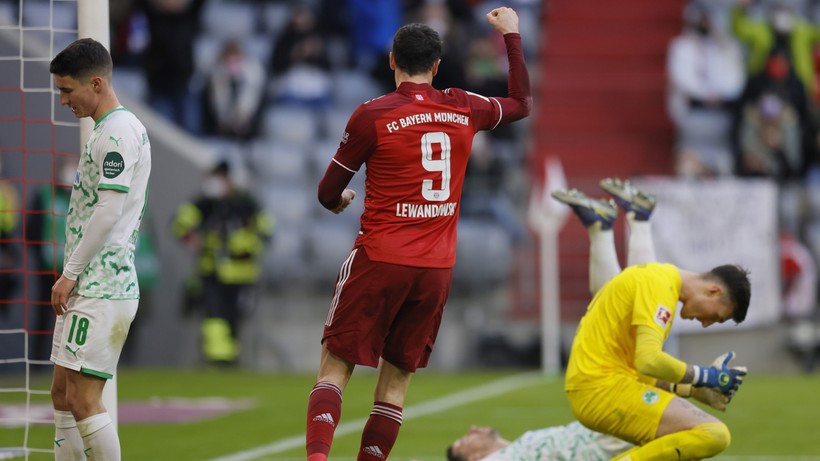 Bundesliga: Robert Lewandowski strzelił dwa gole i znalazł się w jedenastce kolejki "Kickera"