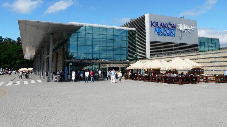 Alarm pożarowy w wieży kontroli lotów na krakowskim lotnisku. Przekierowywano samoloty