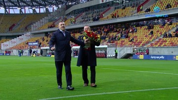 Cezary Kulesza odebrał pamiątkowy prezent przed meczem Jagiellonia - Lechia