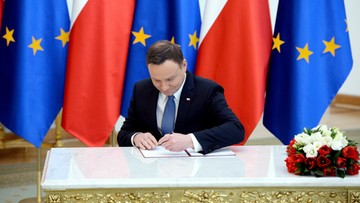 Prezydent podpisał ustawę wprowadzającą "500+".  "Krok w kierunku lepszej Polski"