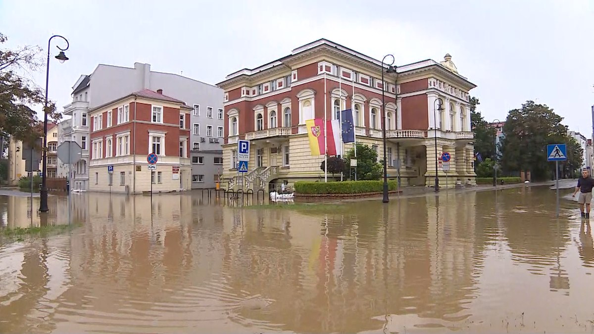 Dramatyczna sytuacja w Nysie. Trwa ewakuacja