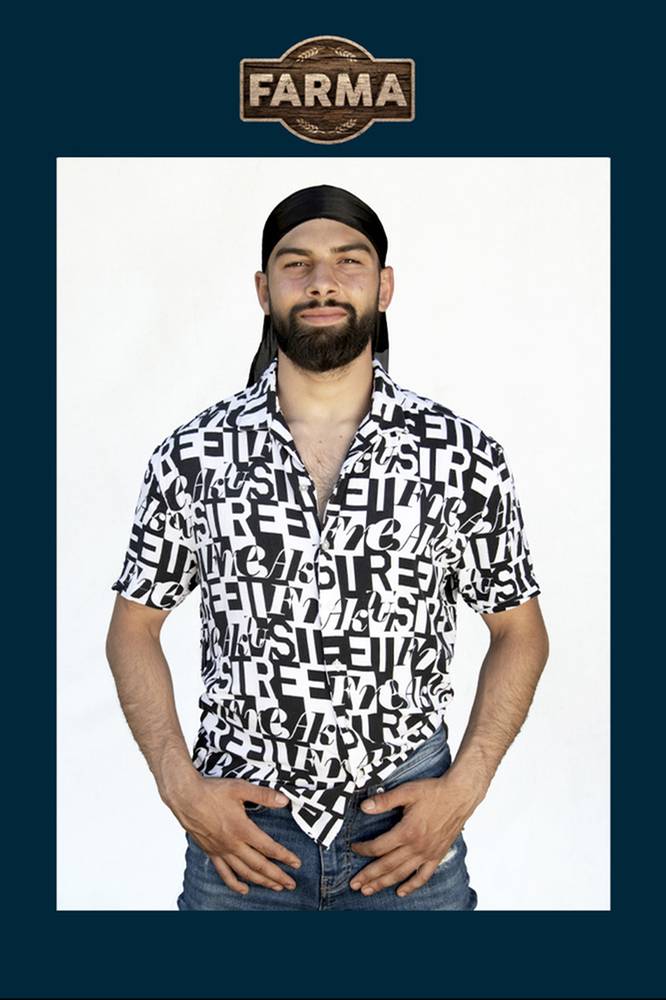 2026-02-25 Aksel Rumenov w gotowości bojowej. Farma niczym ring - Polsat.pl