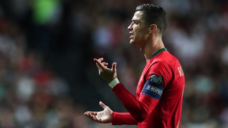 Czy Ronaldo zdąży na Ajax? Portugalczyk poleciał do Barcelony na dodatkowe badania