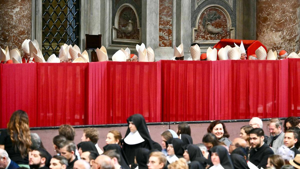 Kiedy pierwsze głosowanie? "Trzy obozy" na konklawe