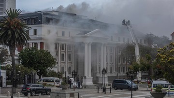 Płonie budynek parlamentu RPA. Zabytkowy kompleks poważnie zniszczony