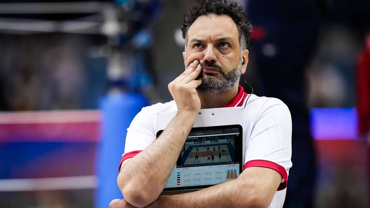 "To trochę jak z odchudzaniem". Trener polskich siatkarek zaskoczył przed turniejem w Łodzi