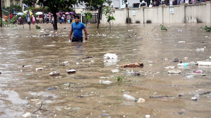 Indie: ponad 90 ofiar deszczy monsunowych