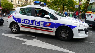 Francja: 6 osób rannych po ostrzelaniu autokaru