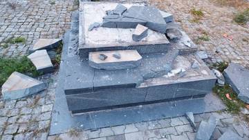 Pomnik ofiar getta rozbity, władze Sosnowca szukają sprawcy. "To jest skandal"