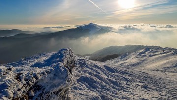 W Bieszczadach drugi stopień zagrożenia lawinowego, trudne warunki w Beskidach i w Tatrach