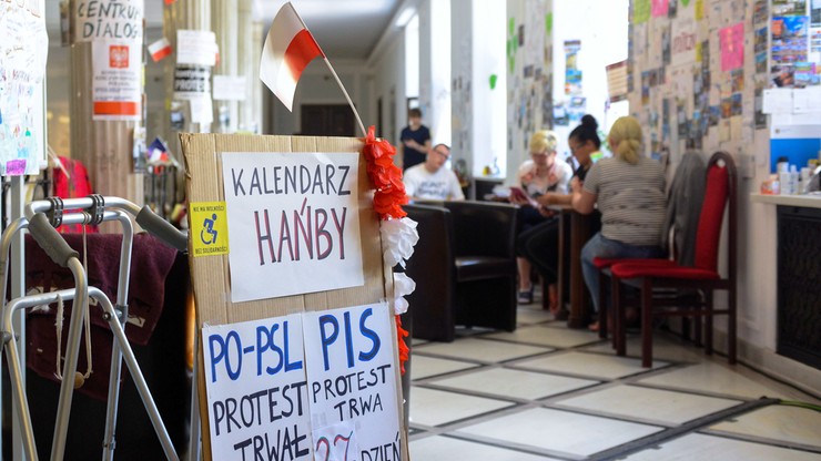 Sejm podsumowuje protest i jego koszty. "Kancelaria, a nie posłowie opozycji, zapewniała posiłki"