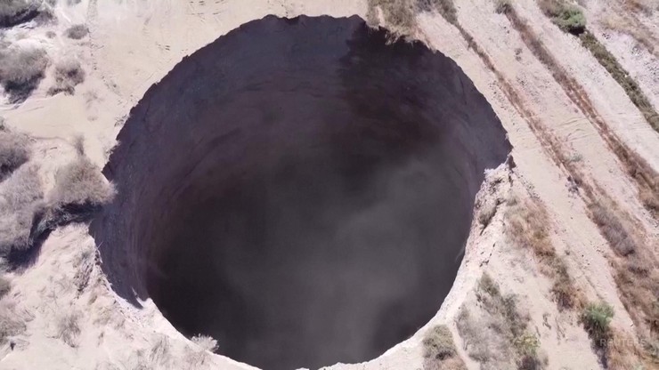Chile. Gigantyczne zapadlisko nieopodal kopalni. Lokalne władze biją na alarm