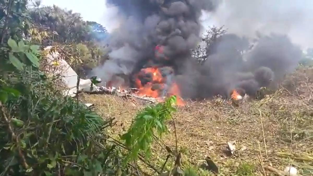 Wojskowy samolot runął na ziemię. Wzrósł bilans ofiar śmiertelnych katastrofy w Kolumbii