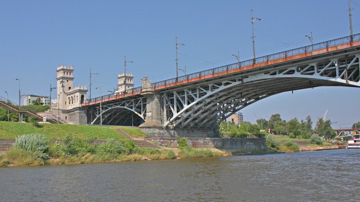 Warszawa: Pasikowski zabiera Most Poniatowskiego na 18 godzin. Trzeba nakręcić sceny do "Kuriera"