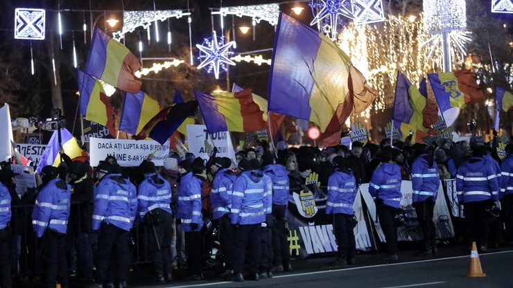 Rumuni wyszli na ulice. Wielotysięczne manifestacje przeciwko reformom wymiaru sprawiedliwości
