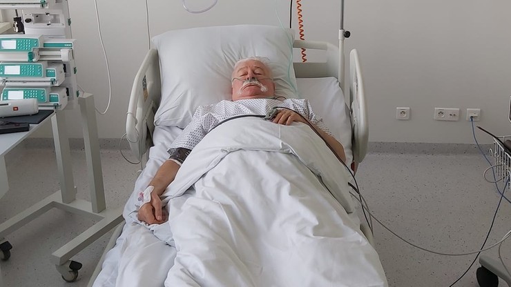 Lech Wałęsa trafił do szpitala. Były prezydent pokazał swoje zdjęcie