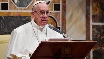 Papież krytykuje kapitalizm. Przywołuje słowa Jana Pawła II