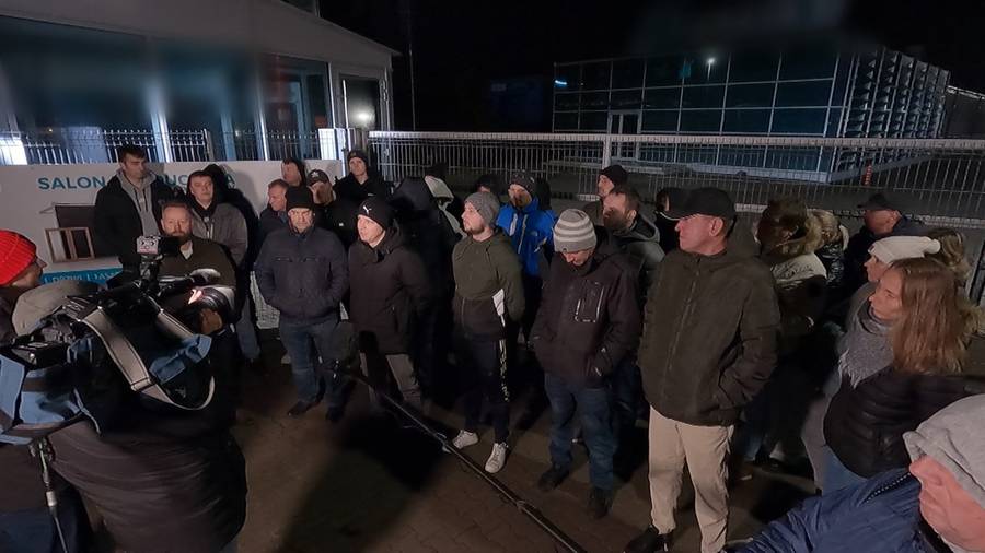 Okna z widokiem na długi. Wielu poszkodowanych