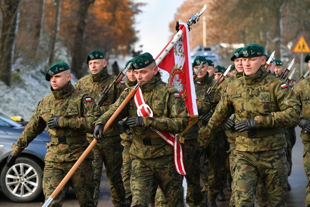Kompania honorowa Wojska Polskiego z 2. hrubieszowskiego pułku rozpoznawczego. 