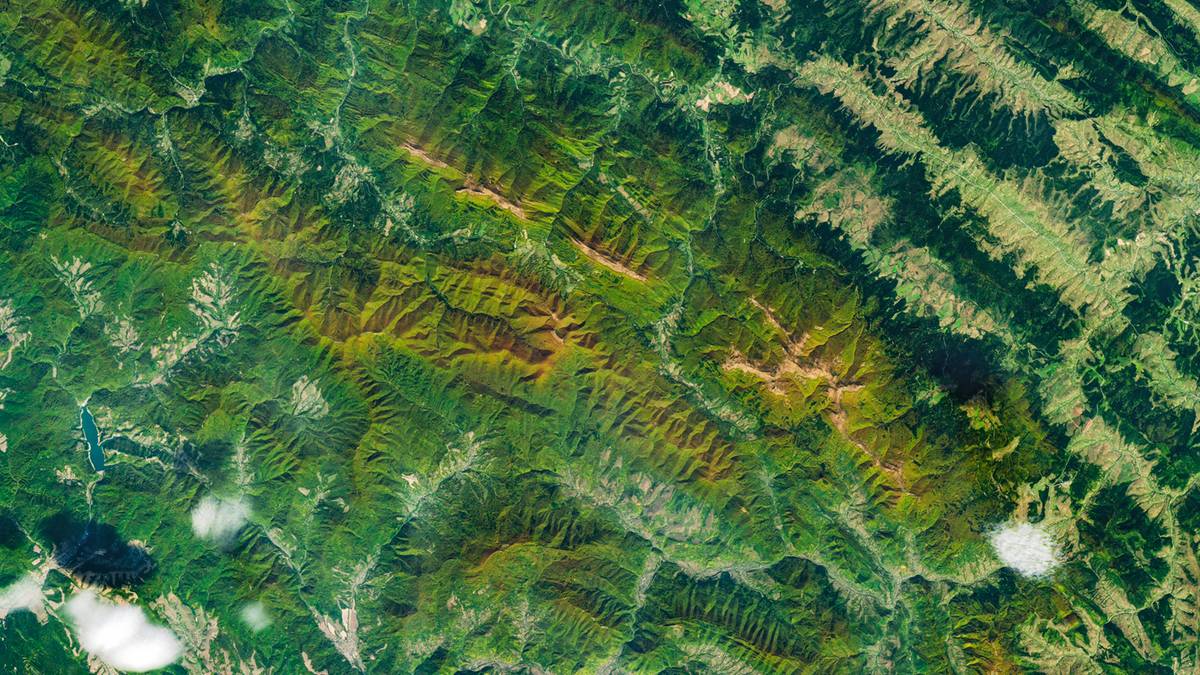 Widok Bieszczad jesienią 2026, zdjęcie wykonane przez NASA