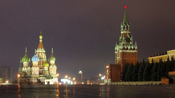 Rosja: atak w Moskwie na polityka opozycji. Rzucili w niego tortem