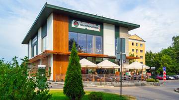 Rosyjski łańcuch fast foodów podnosi płace pracownikom o połowę