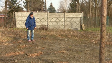 Sąsiedzi jeżdżą przez jego działkę. Musi walczyć w sądzie