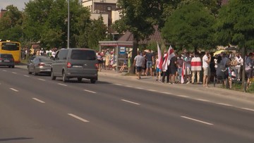 Protest Białorusinów w kolejce przed ambasadą w Warszawie