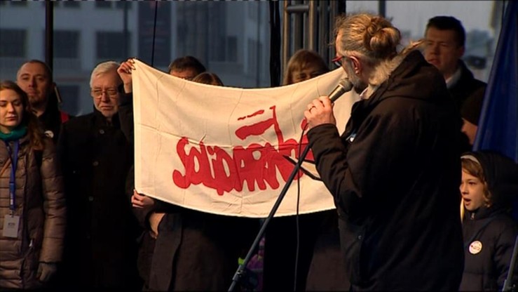 NSZZ "Solidarność" ostrzega KOD: bezprawnie wykorzystaliście naszą flagę