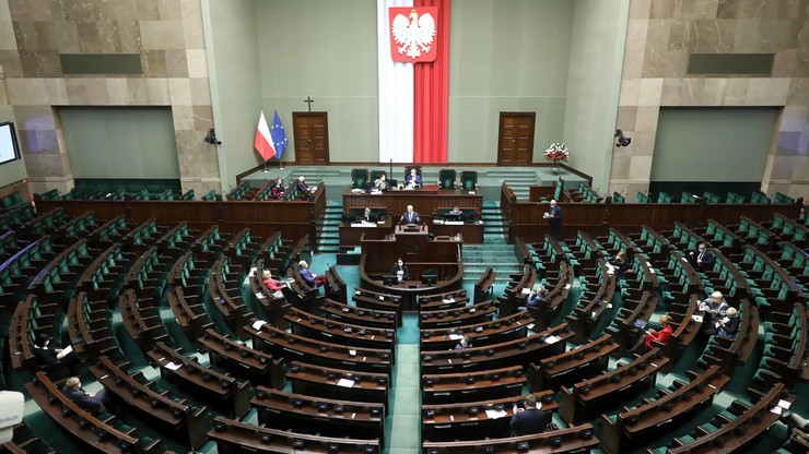 Sejm. Projekt ustawy o Funduszu Kompensacyjnym Szczepień Ochronnych wraca do komisji